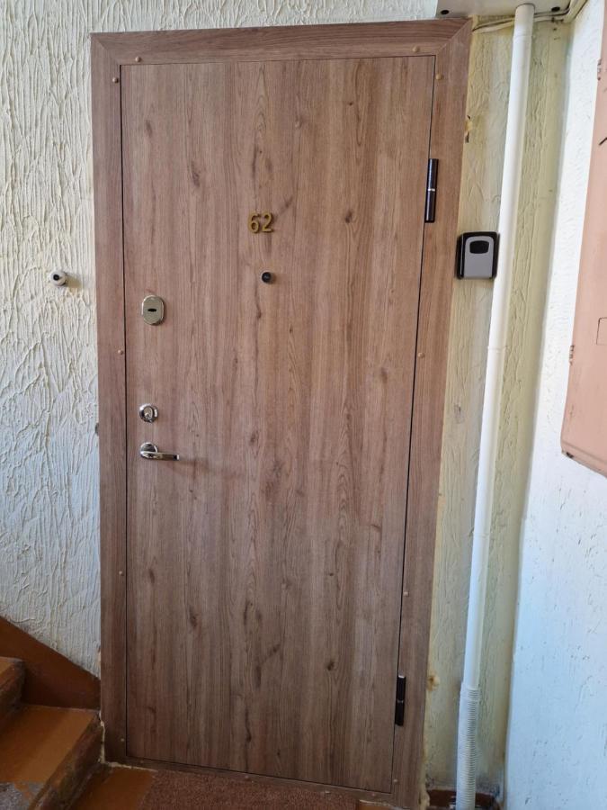 Apartamentai Sukileliu Pr. カウナス エクステリア 写真