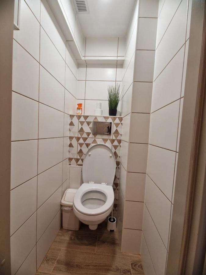 Apartamentai Sukileliu Pr. カウナス エクステリア 写真