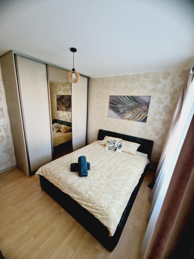 Apartamentai Sukileliu Pr. カウナス エクステリア 写真
