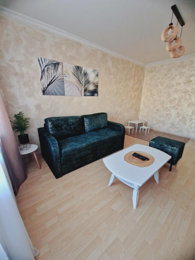 Apartamentai Sukileliu Pr. カウナス エクステリア 写真